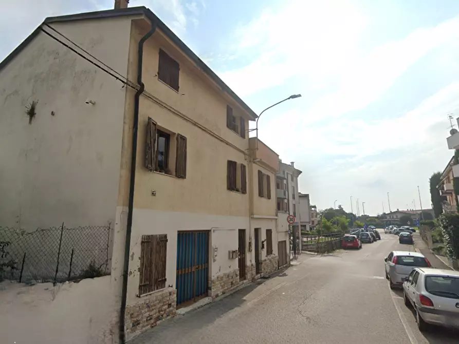 Immagine 10 di Appartamento in vendita  in Via camillo Cavour a Arzignano