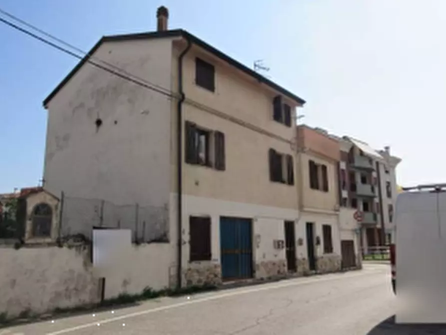 Immagine 21 di Appartamento in vendita  in Via camillo Cavour a Arzignano