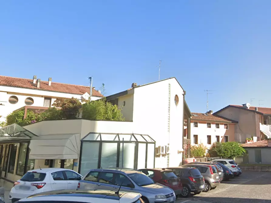 Immagine 5 di Negozio in vendita  in Viale Giuseppe Garibaldi  a Arzignano