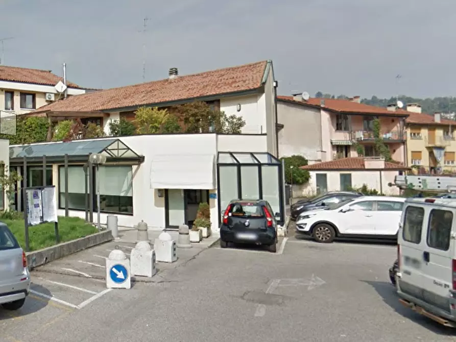 Immagine 9 di Negozio in vendita  in Viale Giuseppe Garibaldi  a Arzignano