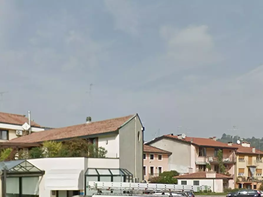 Immagine 11 di Negozio in vendita  in Viale Giuseppe Garibaldi  a Arzignano