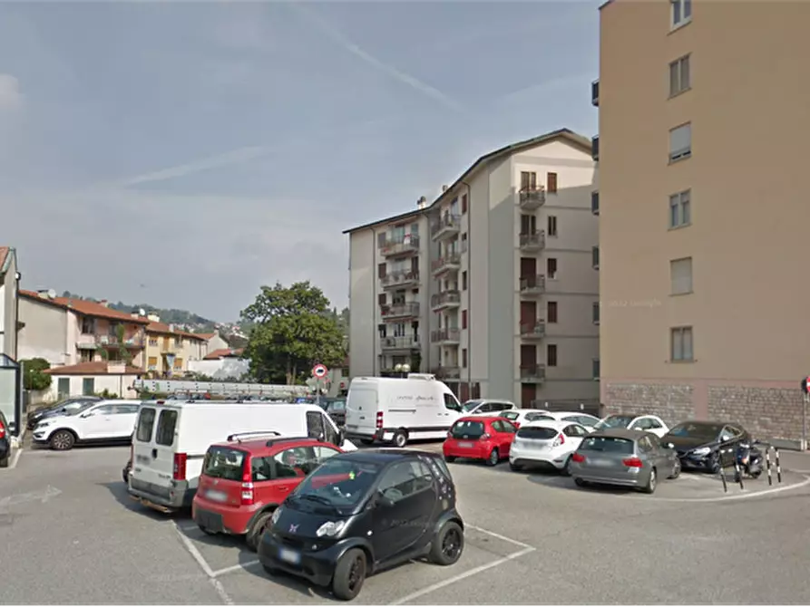 Immagine 13 di Negozio in vendita  in Viale Giuseppe Garibaldi  a Arzignano