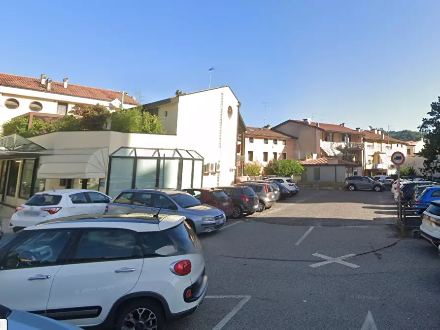 Immagine 14 di Negozio in vendita  in Viale Giuseppe Garibaldi  a Arzignano