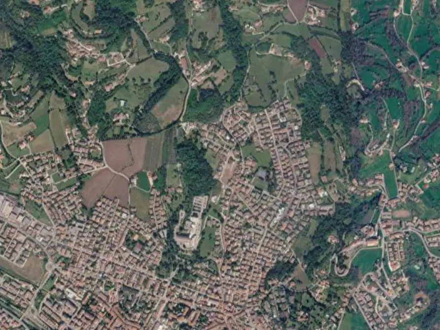 Immagine 19 di Negozio in vendita  in Viale Giuseppe Garibaldi  a Arzignano