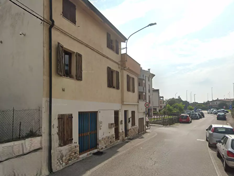 Immagine 5 di Appartamento in vendita  in via Camillo Benso a Arzignano