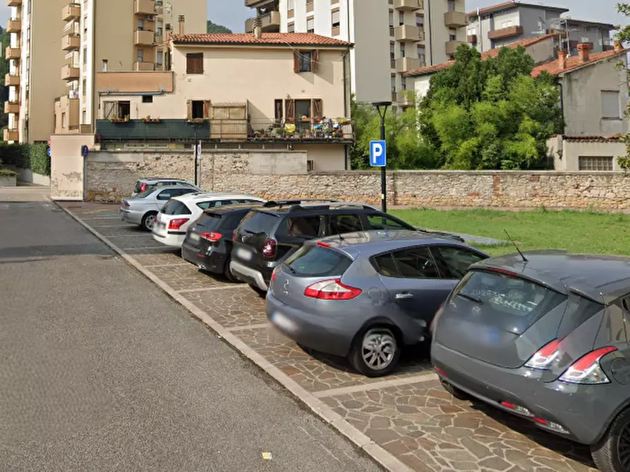 Immagine 15 di Appartamento in vendita  in via Camillo Benso a Arzignano