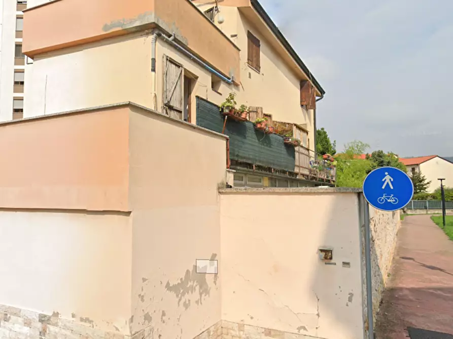 Immagine 21 di Appartamento in vendita  in via Camillo Benso a Arzignano