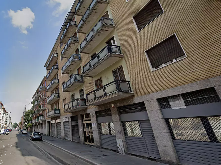 Immagine 3 di Negozio in vendita  in Via Neera a Milano