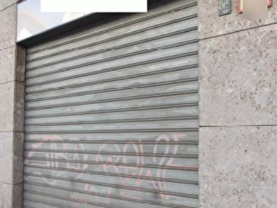 Immagine 12 di Negozio in vendita  in Via Neera a Milano