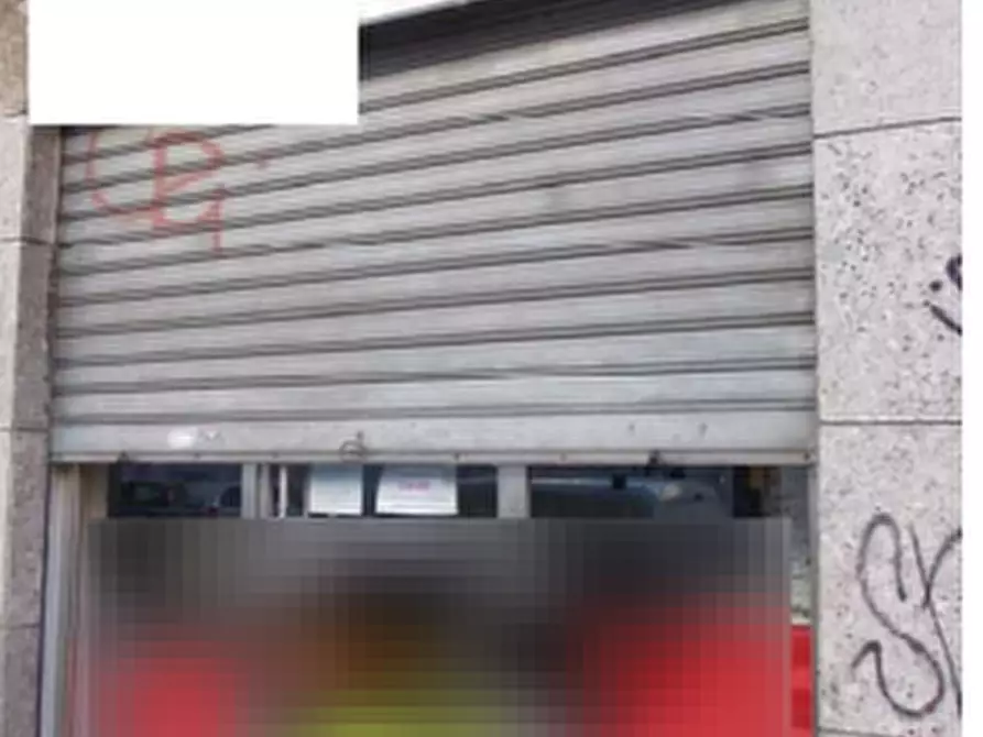 Immagine 15 di Negozio in vendita  in Via Neera a Milano