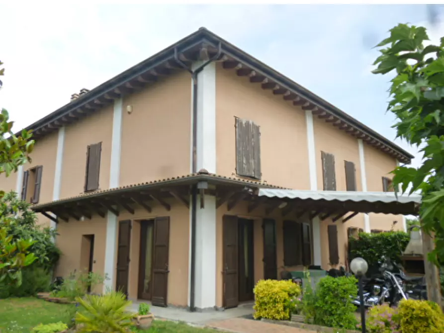 Immagine 2 di Porzione di villa in vendita  in via Casadio a Argelato