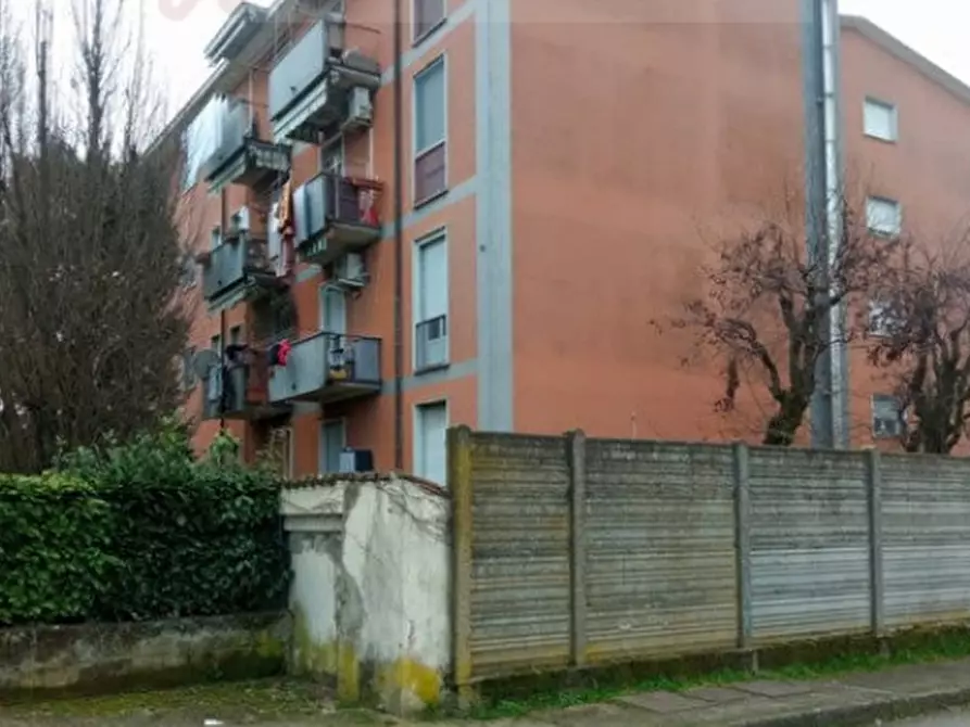 Immagine 2 di Appartamento in vendita  in Via Canonica a Abbiategrasso