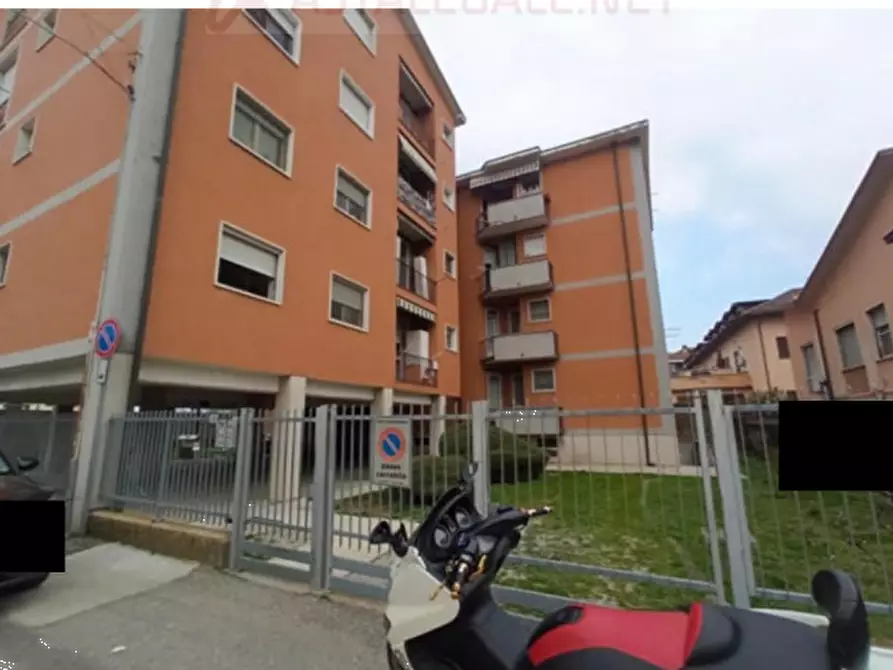 Immagine 5 di Appartamento in vendita  in Via Canonica a Abbiategrasso