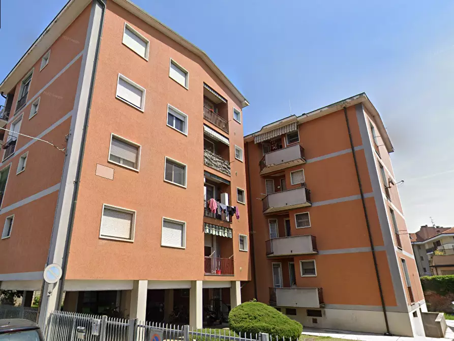 Immagine 10 di Appartamento in vendita  in Via Canonica a Abbiategrasso
