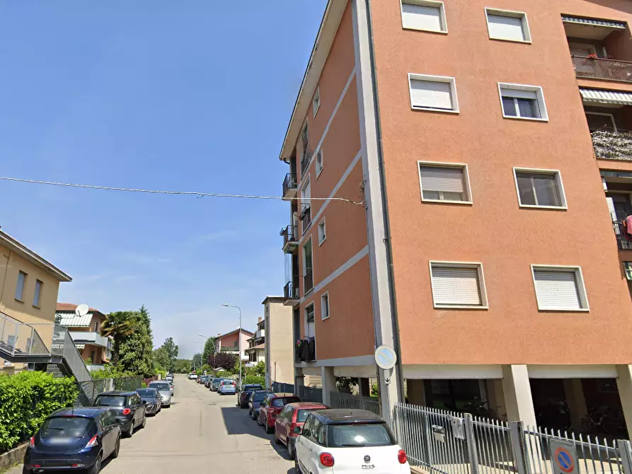 Immagine 13 di Appartamento in vendita  in Via Canonica a Abbiategrasso