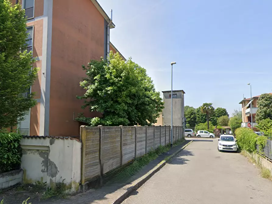 Immagine 19 di Appartamento in vendita  in Via Canonica a Abbiategrasso