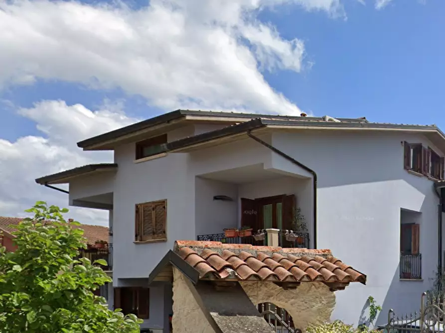 Immagine 2 di Porzione di villa in vendita  in Via Onna a L'aquila