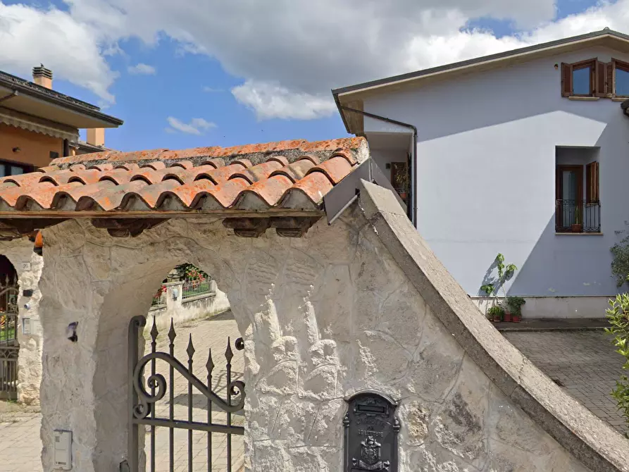 Immagine 13 di Porzione di villa in vendita  in Via Onna a L'aquila