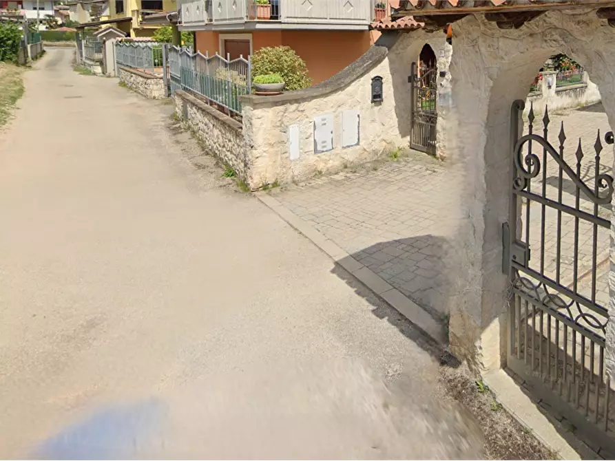 Immagine 23 di Porzione di villa in vendita  in Via Onna a L'aquila