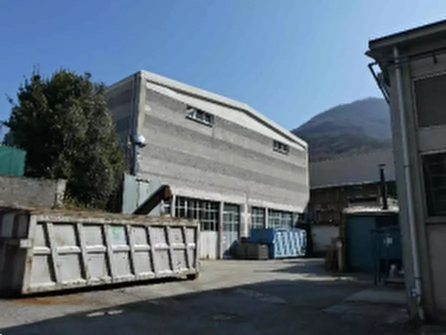 Immagine 8 di Capannone industriale in vendita  in Via Leonardo Vassena a Valmadrera