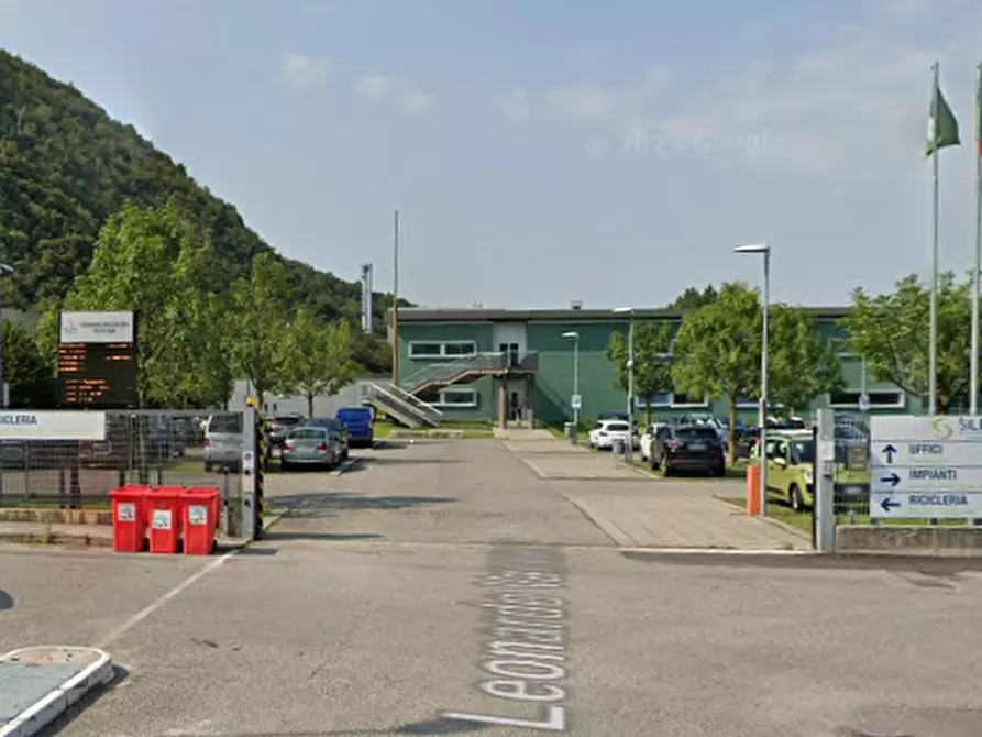 Immagine 17 di Capannone industriale in vendita  in Via Leonardo Vassena a Valmadrera