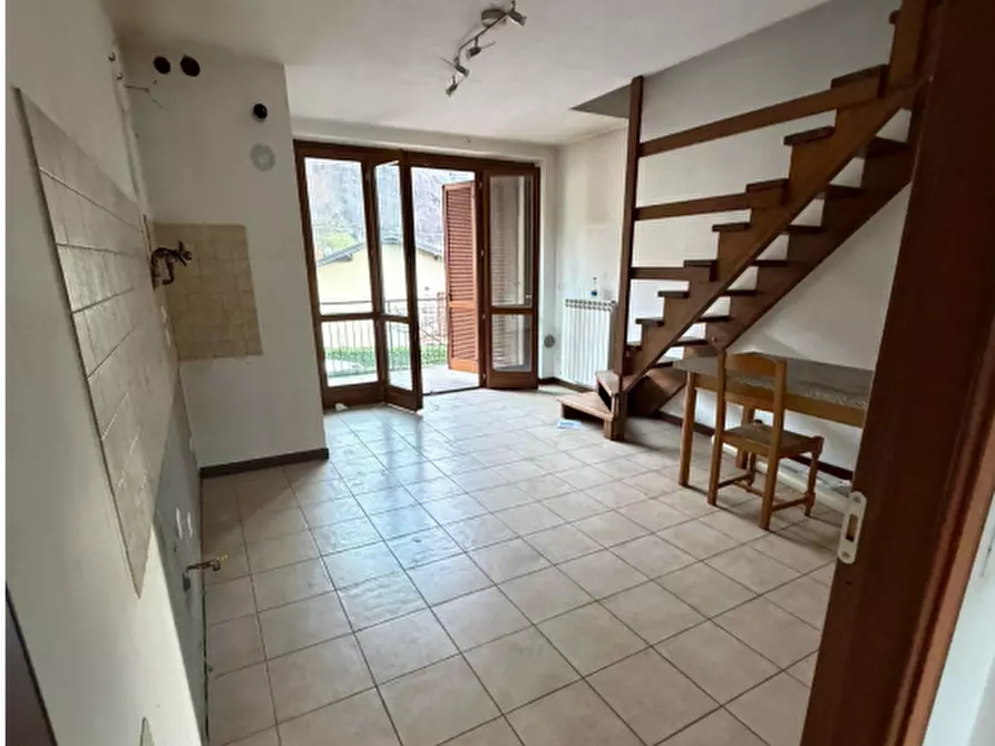 Immagine 11 di Appartamento in vendita  in Via Coldirone a Introbio