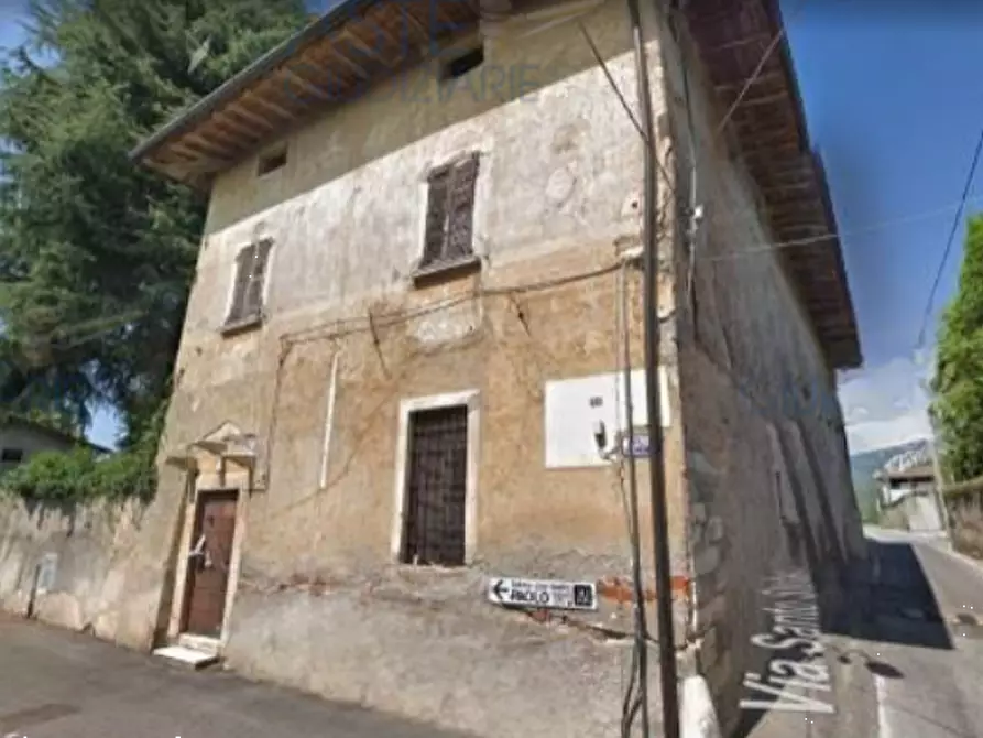 Immagine 2 di Stabile in vendita  in Via San Michele a Prevalle