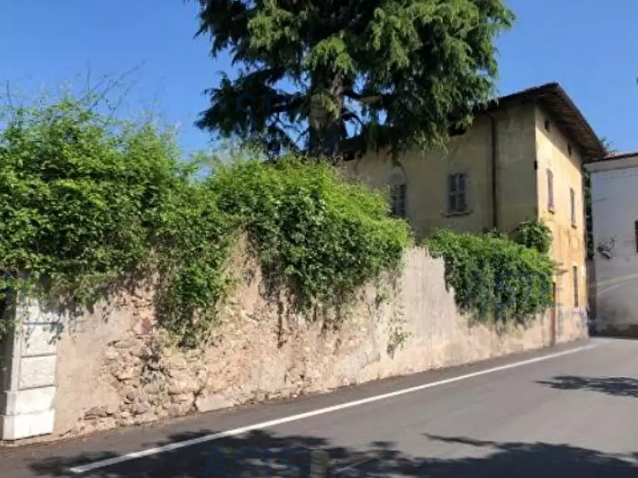 Immagine 3 di Stabile in vendita  in Via San Michele a Prevalle