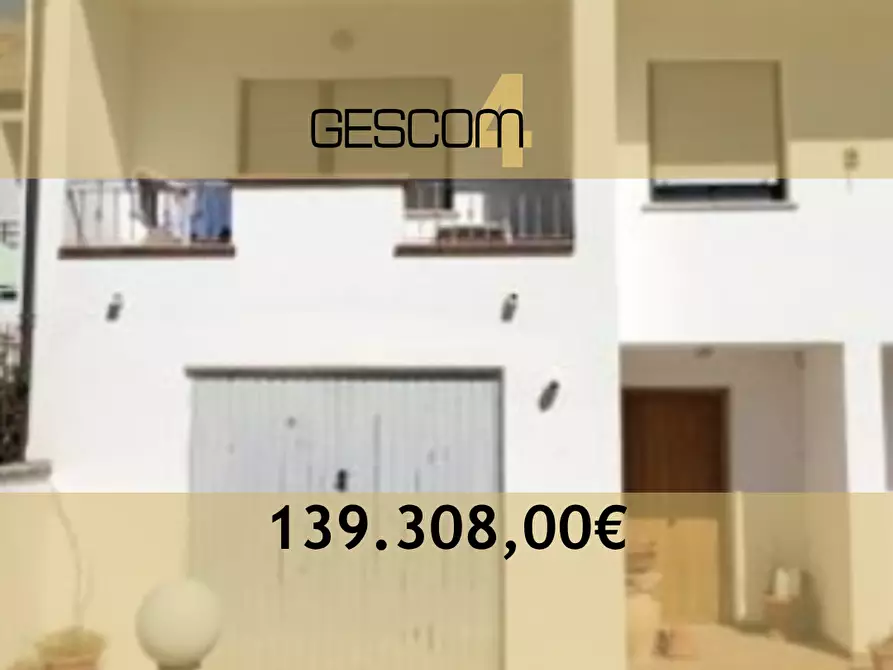 Immagine 1 di Villa in vendita  in Via Civita tomassa a L'aquila