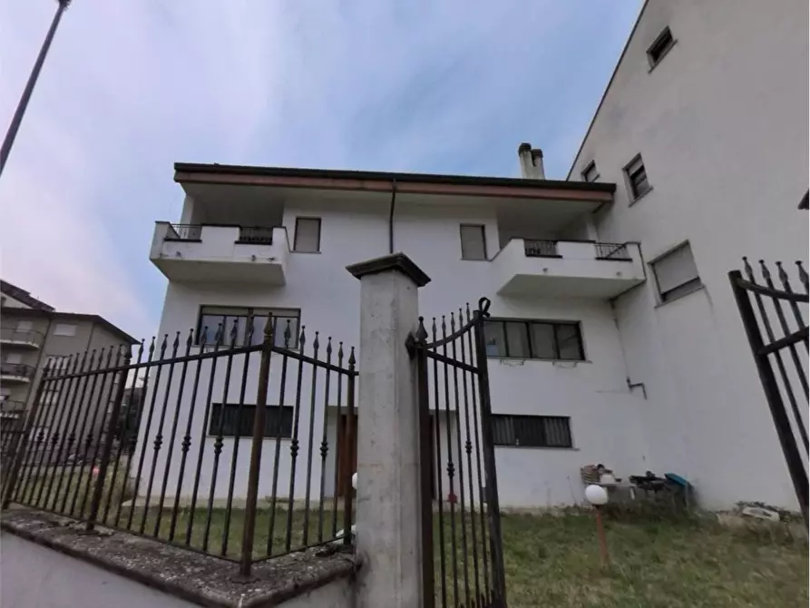 Immagine 24 di Villa in vendita  in Via Civita tomassa a L'aquila