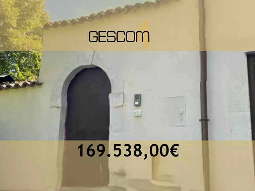Immagine 1 di Porzione di casa in vendita  in Piazza S. Silvestro a L'aquila