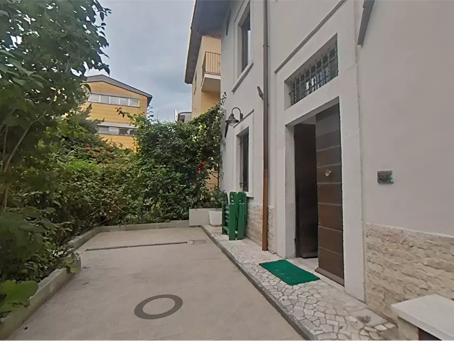 Immagine 4 di Porzione di casa in vendita  in Piazza S. Silvestro a L'aquila