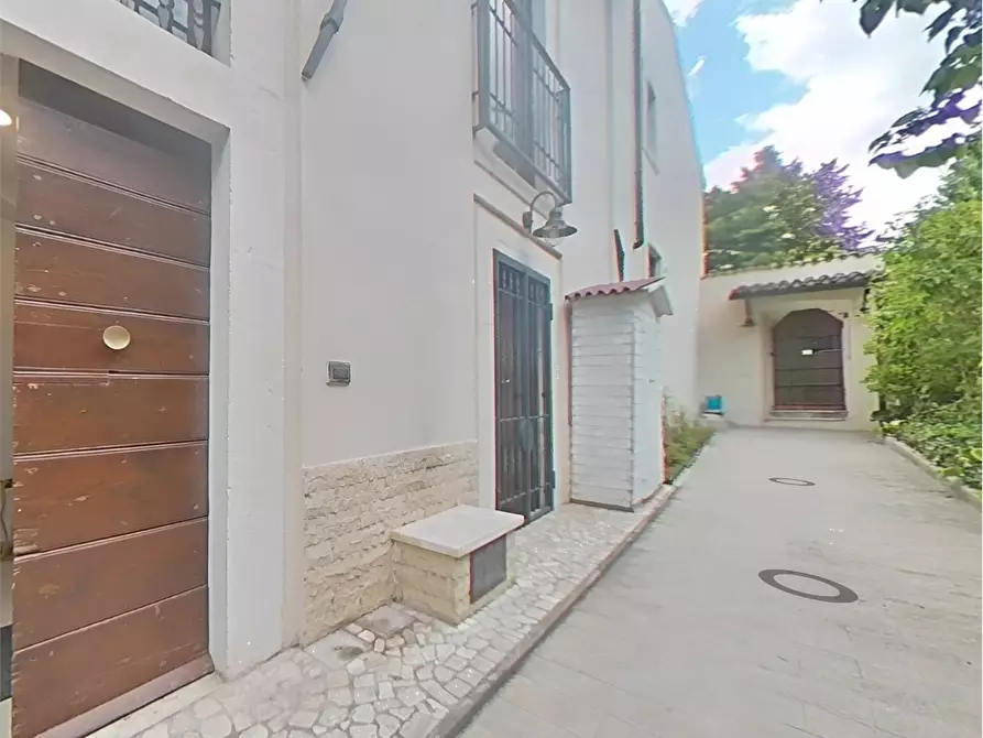 Immagine 15 di Porzione di casa in vendita  in Piazza S. Silvestro a L'aquila