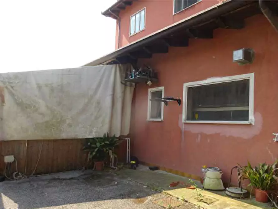 Immagine 2 di Negozio in vendita  in Via Nicolò Bettoni a Fossalta Di Portogruaro
