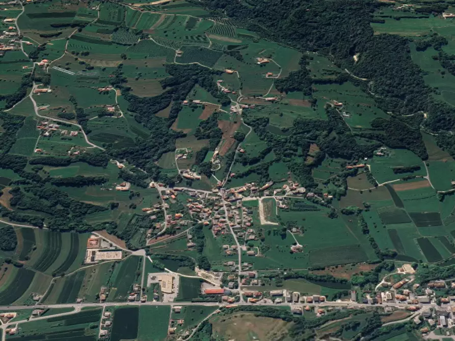 Immagine 10 di Rustico / casale in vendita  in Via Marcador a Borgo Valbelluna