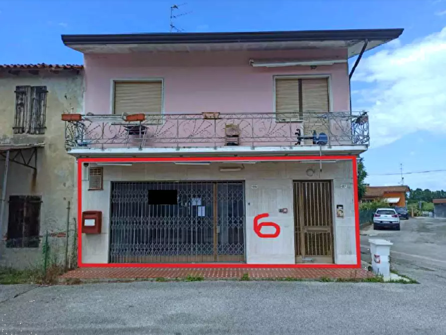 Immagine 3 di Negozio in vendita  in Strada Brussa a Caorle