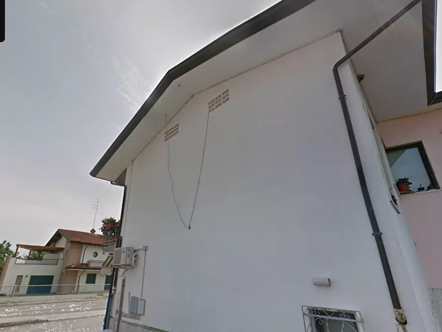 Immagine 16 di Negozio in vendita  in Strada Brussa a Caorle