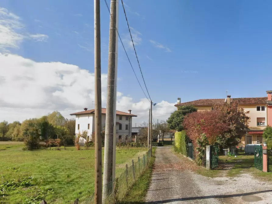 Immagine 10 di Porzione di casa in vendita  in Via Solari a Fiume Veneto