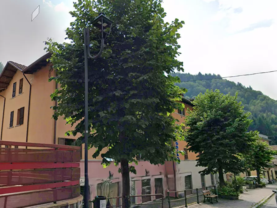Immagine 18 di Appartamento in vendita  in Via Castiglione a Collio