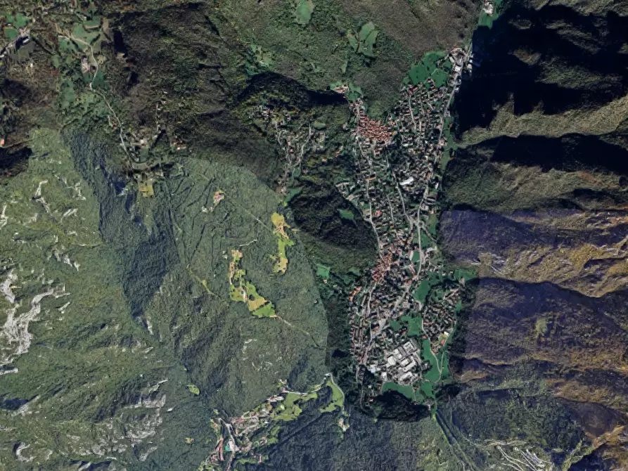 Immagine 10 di Appartamento in vendita  in Via Dante Alighieri a Ballabio
