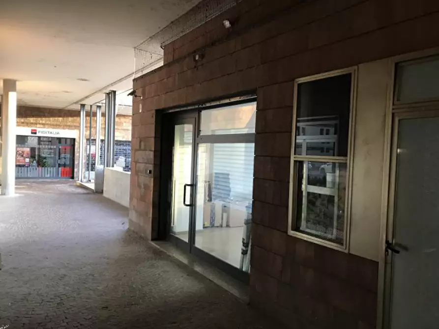 Immagine 3 di Ufficio in vendita  in via G. Marconi a Casalecchio Di Reno