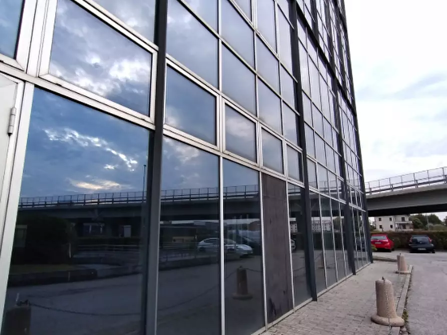 Immagine 6 di Capannone industriale in vendita  in Via Vecchia Ferriera a Vicenza