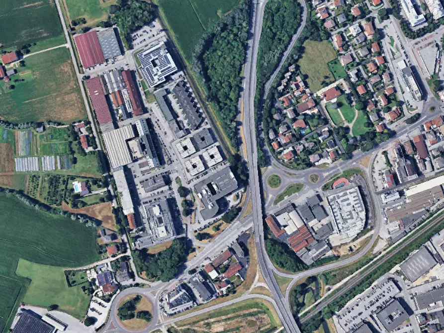 Immagine 8 di Capannone industriale in vendita  in Via Vecchia Ferriera a Vicenza
