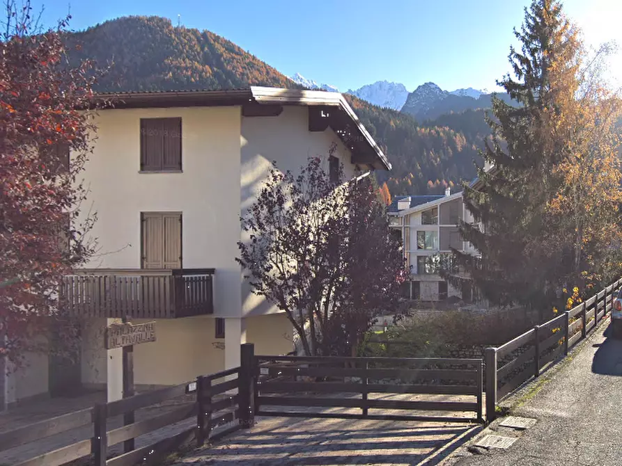 Immagine 13 di Appartamento in vendita  in Via F.lli Calvi a Ponte Di Legno