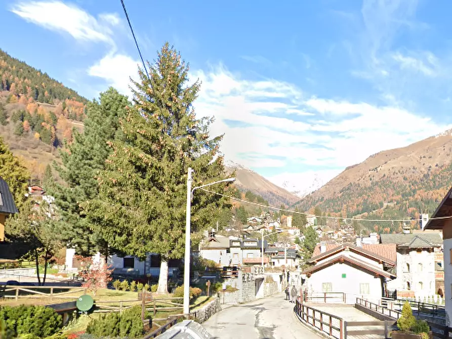 Immagine 18 di Appartamento in vendita  in Via F.lli Calvi a Ponte Di Legno