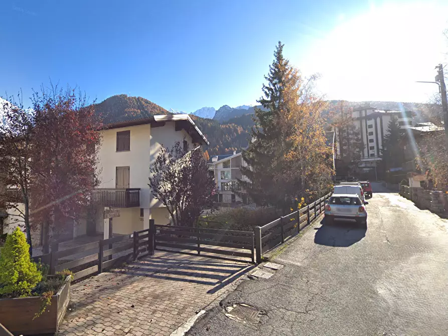 Immagine 21 di Appartamento in vendita  in Via F.lli Calvi a Ponte Di Legno