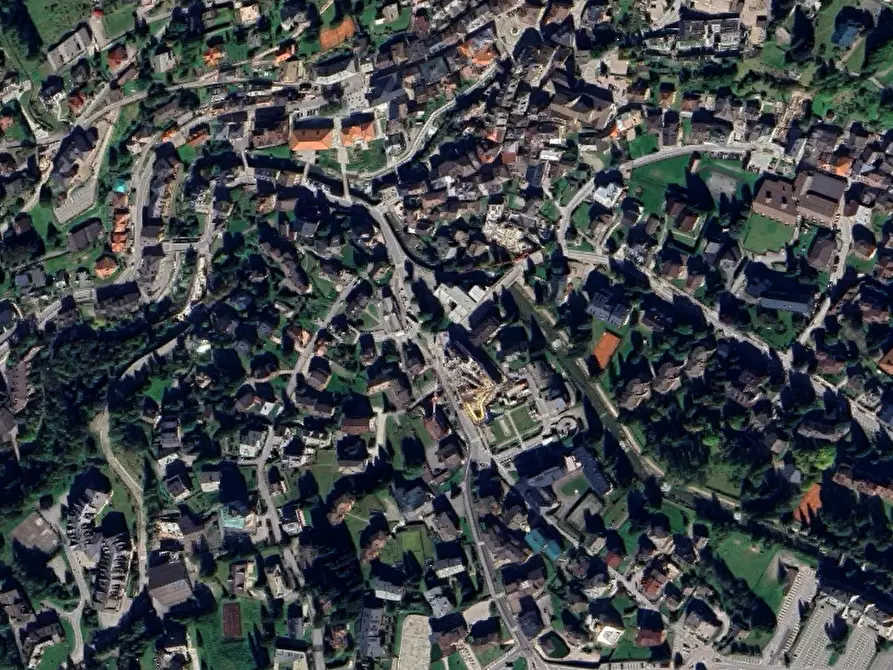 Immagine 27 di Appartamento in vendita  in Via F.lli Calvi a Ponte Di Legno