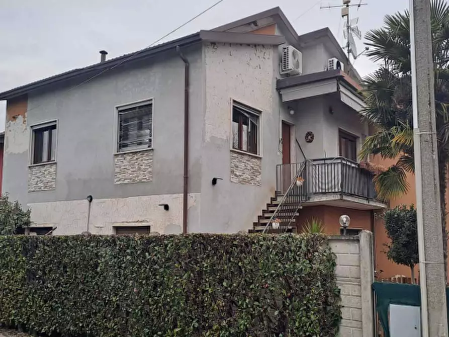 Immagine 3 di Appartamento in vendita  in Via Pirandello a Cadorago