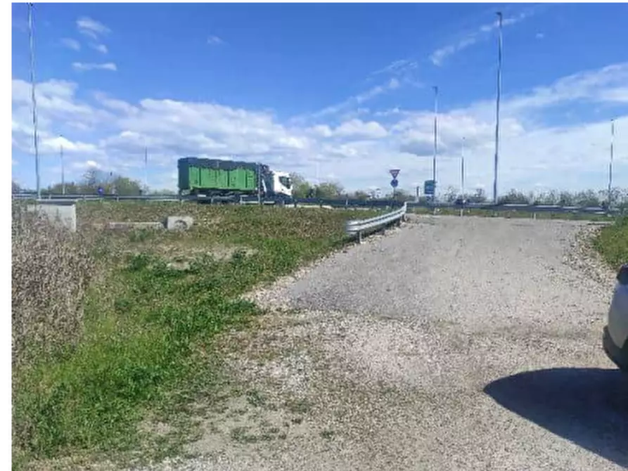 Immagine 3 di Terreno edificabile in vendita  in Via Corazzin a Spresiano