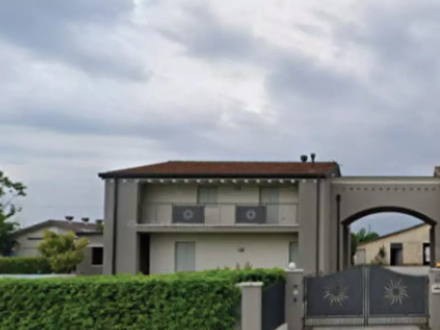 Immagine 2 di Villa in vendita  in Via Avenali a Riese Pio x